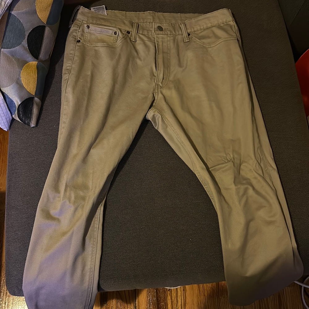 Levi’s 541 33 x 30 Khaki Pants